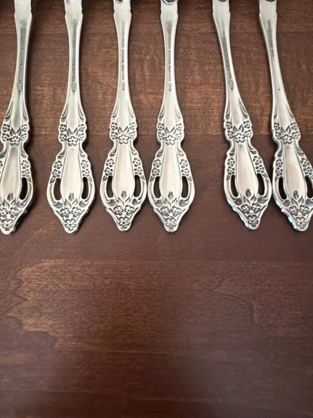 Set of 12 Oneida Distinction Deluxe HH Raphael Stainless Dinner Forks 7.25